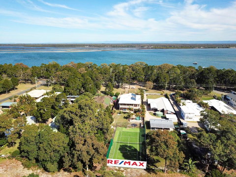 Waterfront At White Patch - Australian Directory 41