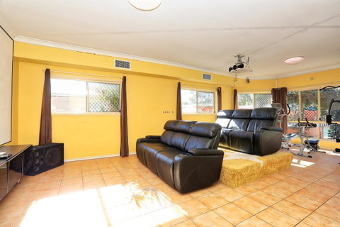 Waterfront At White Patch - Australian Directory 40