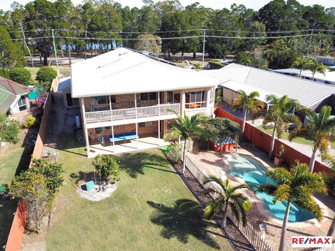 Waterfront At White Patch - Australian Directory 32