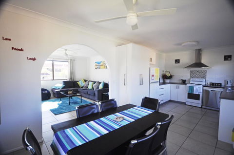 Cloud 8 On Welsby - Australian Directory 0
