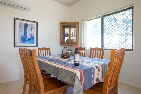 Keith\'s Place, 1 Of The 3 Most Popular Units On Bribie - Australian Directory 13