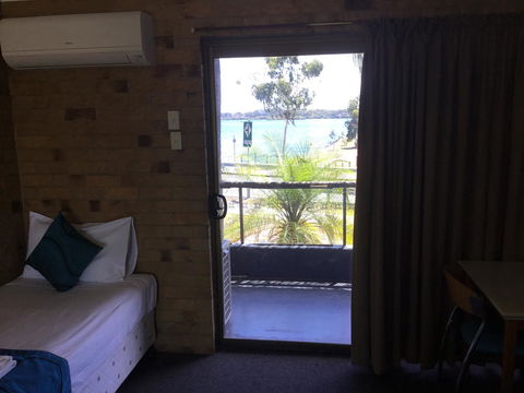 Bribie Waterways Motel - Australian Directory 13
