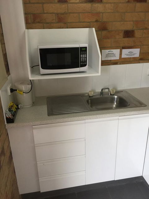 Bribie Waterways Motel - Australian Directory 30