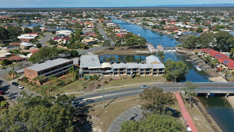 Bribie Waterways Motel - Australian Directory 33