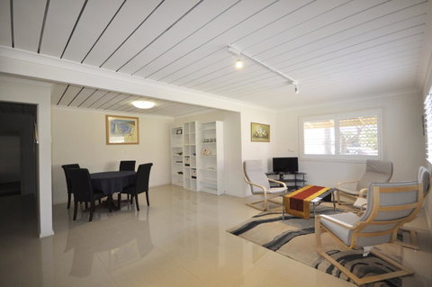 Ocean Wave - Australian Directory 8