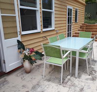 Retro Beach Flat - Australian Directory
