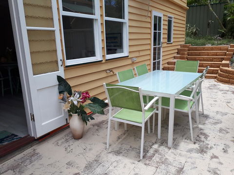 Retro Beach Flat - Australian Directory 0