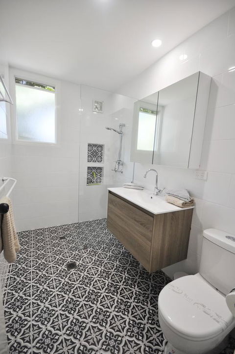 Retro Beach Flat - Australian Directory 6
