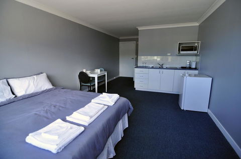Bribie Island Square - Australian Directory 0