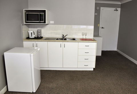 Bribie Island Square - Australian Directory 3