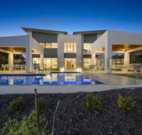 Luxury Canal Front Holiday House - Australian Directory