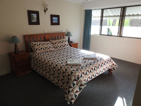 Placid Waters Holiday Apartments - Australian Directory 9