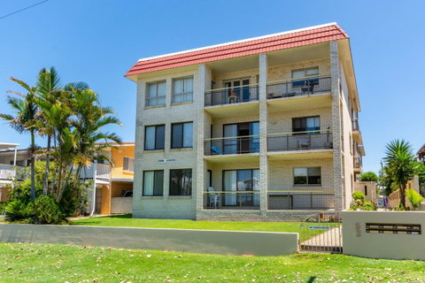 Enjoy The Sea Breezes From The Balcony - Boyd St, Woorim - Australian Directory 0