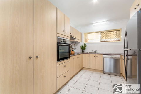 Immaculate Spacious Second Floor Unit Overlooking Pristine Parklands - Australian Directory 7