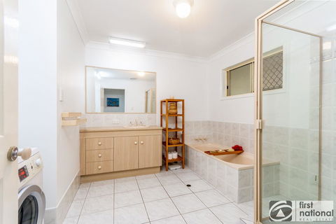 Immaculate Spacious Second Floor Unit Overlooking Pristine Parklands - Australian Directory 1