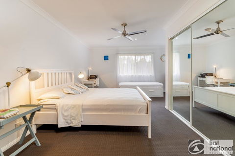 Immaculate Spacious Second Floor Unit Overlooking Pristine Parklands - Australian Directory 12