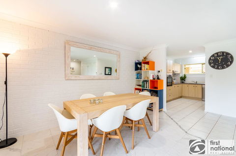 Immaculate Spacious Second Floor Unit Overlooking Pristine Parklands - Australian Directory 6