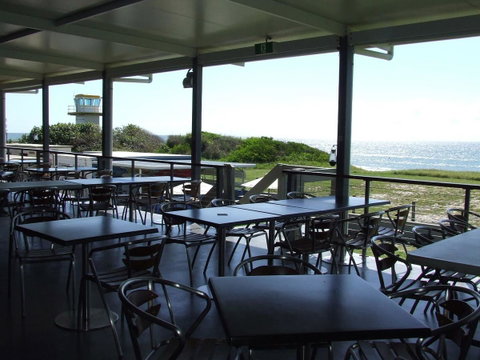 Spacious Unit Overlooking Moreton Bay - Boyd St, Woorim - Australian Directory 10