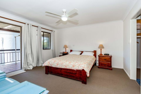 Spacious Unit Overlooking Moreton Bay - Boyd St, Woorim - Australian Directory 4