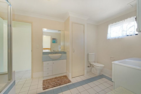Quiet Location Across From Waterfront - South Esp, Bongaree - Australian Directory 5