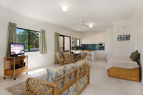 Quiet Location Across From Waterfront - South Esp, Bongaree - Australian Directory 12