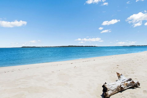 Quiet Location Across From Waterfront - South Esp, Bongaree - Australian Directory 18