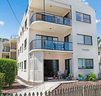 Quiet location across from waterfront - South Esp Bongaree - Australian Directory