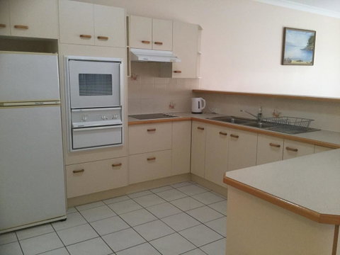 Private Canal Duplex With Pontoon - Oleander Drive, Bongaree - Australian Directory 6
