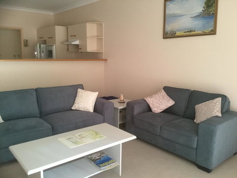 Private Canal Duplex With Pontoon - Oleander Drive, Bongaree - Australian Directory 15