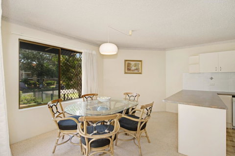 Everything You Need Including A Pool! Karoonda Sands Apartments - Australian Directory 3