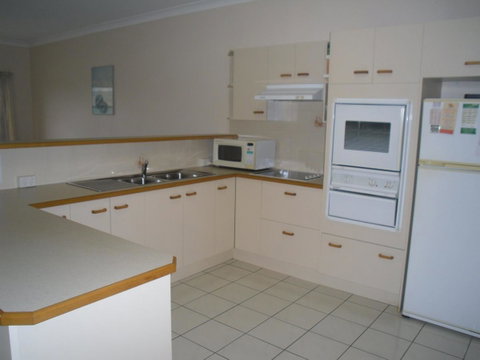 Ground Floor, Family Unit On The Canal With Free WIFI! - Australian Directory 10