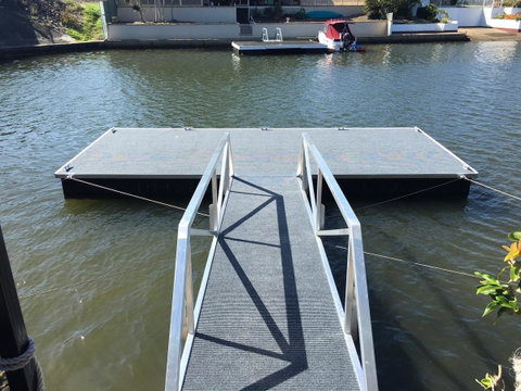 Ground Floor, Family Unit On The Canal With Free WIFI! - Australian Directory 2