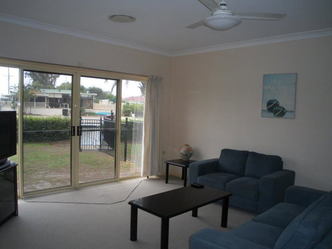 Ground Floor, Family Unit On The Canal With Free WIFI! - Australian Directory 15