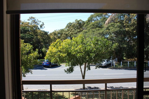 Close To Surf Beach, Surf Club, Hotel And Shops - Boyd St, Woorim - Australian Directory 1