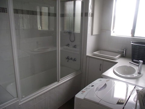 Close To Surf Beach, Surf Club, Hotel And Shops - Boyd St, Woorim - Australian Directory 12