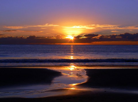 Close To Surf Beach, Surf Club, Hotel And Shops - Boyd St, Woorim - Australian Directory 8