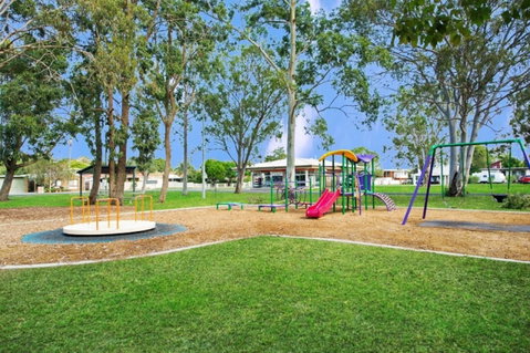 Fishing And Swimming At Your Doorstep - Sylvan Beach Esp, Bellara - Australian Directory 12