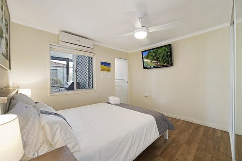 Fishing And Swimming At Your Doorstep - Sylvan Beach Esp, Bellara - Australian Directory 3