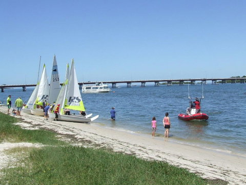 Fishing And Swimming At Your Doorstep - Sylvan Beach Esp, Bellara - Australian Directory 8
