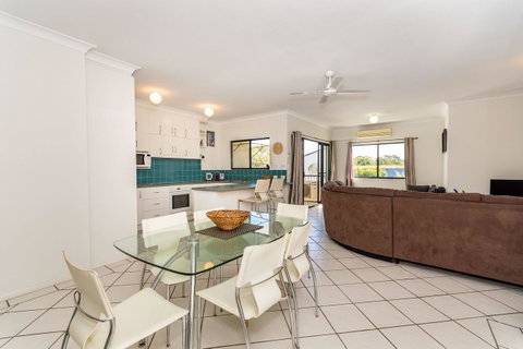 Waterfront Views From Private Rooftop Balcony - Bayview South Esp, Bongaree - Australian Directory 3