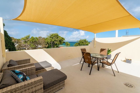 Waterfront Views From Private Rooftop Balcony - Bayview South Esp, Bongaree - Australian Directory 12