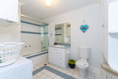 Waterfront Views From Private Rooftop Balcony - Bayview South Esp, Bongaree - Australian Directory 19