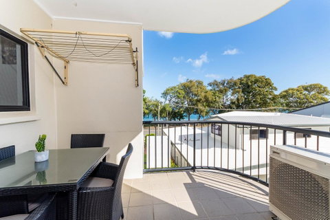 Waterfront Views From Private Rooftop Balcony - Bayview South Esp, Bongaree - Australian Directory 17