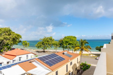 Waterfront Views From Private Rooftop Balcony - Bayview South Esp, Bongaree - Australian Directory 5