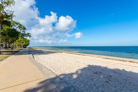 Waterfront Views From Private Rooftop Balcony - Bayview South Esp, Bongaree - Australian Directory 1