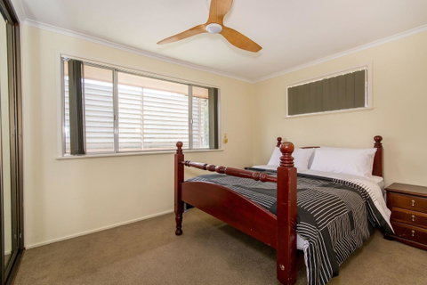 Short Stroll To Surf Beach - North Street, Woorim - Australian Directory 18