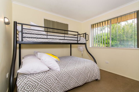 Short Stroll To Surf Beach - North Street, Woorim - Australian Directory 6