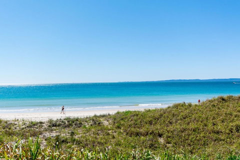 Short Stroll To Surf Beach - North Street, Woorim - Australian Directory 8