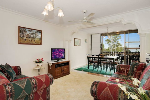 Huge Top Floor Unit Across The Road....Waterfront!! - Australian Directory 3