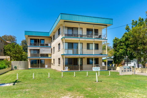 Water Views - Top Floor -Clearview Apartments South Esp, Bongaree - Australian Directory 11